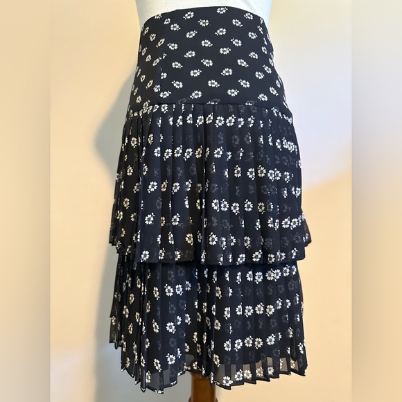 Y2K Silk Floral Pleated Skirt - Picture 7 of 12